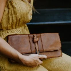 Buffalo Jackson Trading Co. Chelsea Leather Clutch | Honey Brown
