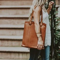 Buffalo Jackson Trading Co. Chelsea Leather Tote Bag | Honey Brown