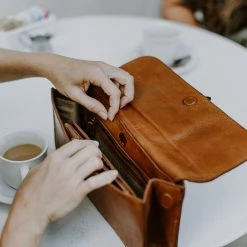 Buffalo Jackson Trading Co. Chelsea Leather Clutch | Honey Brown
