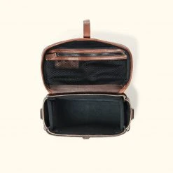Buffalo Jackson Trading Co. Dakota Leather Camera Bag | Dark Hazelnut W/ Chestnut Brown