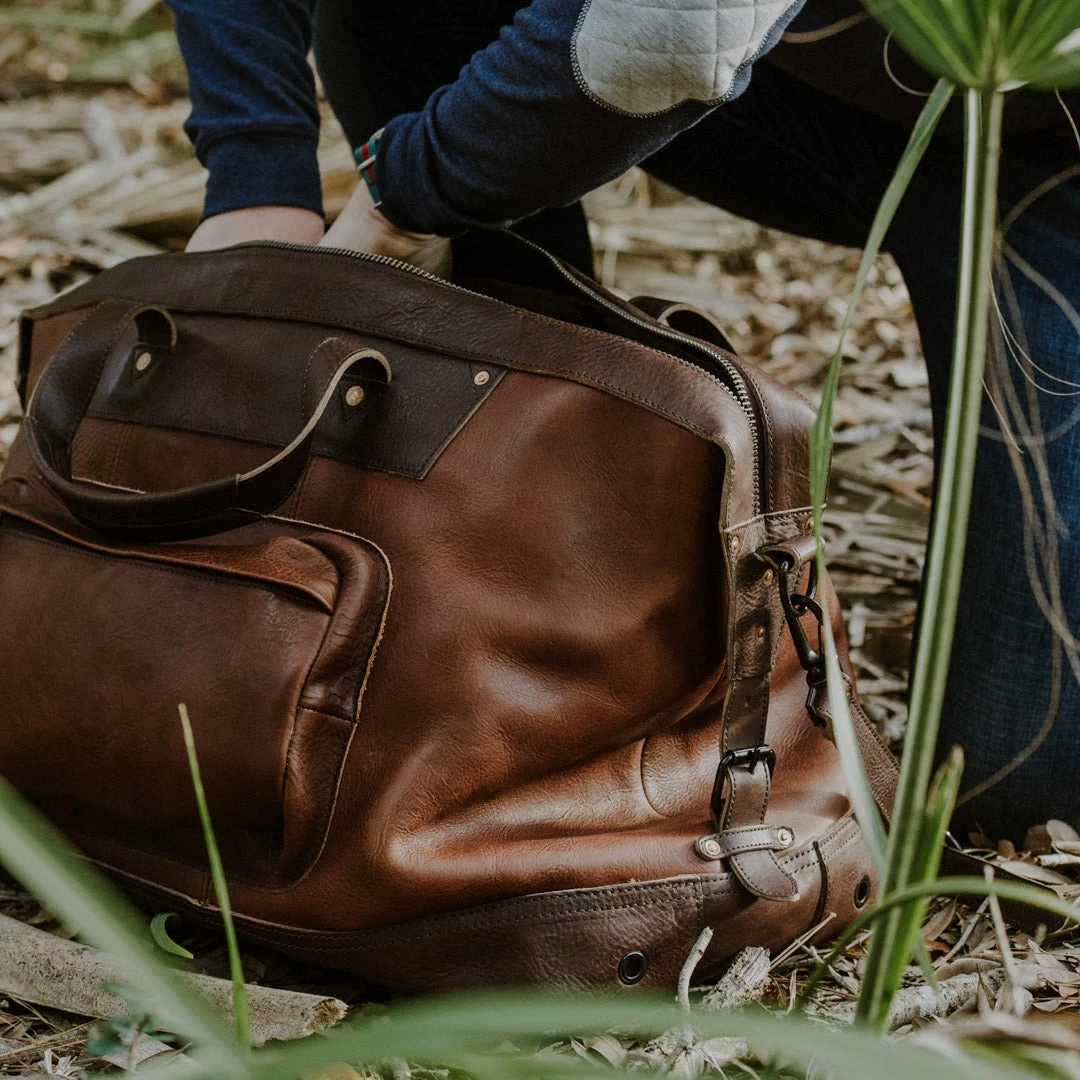 Buffalo Jackson Trading Co. Dakota Leather Oversized Travel Bag | Chestnut Brown W/ Dark Hazelnut Leather Duffle Bags 10 Buffalo Jackson Trading Co. Dakota Leather Oversized Travel Bag | Chestnut Brown W/ Dark Hazelnut Leather Duffle Bags