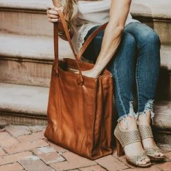 Buffalo Jackson Trading Co. Chelsea Leather Tote Bag | Honey Brown