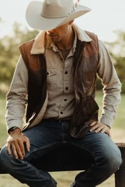 Buffalo Jackson Trading Co. Leather Jackets Jackson Leather Sherpa Vest | Tan & Brown 25 Buffalo Jackson Trading Co. Leather Jackets Jackson Leather Sherpa Vest | Tan & Brown